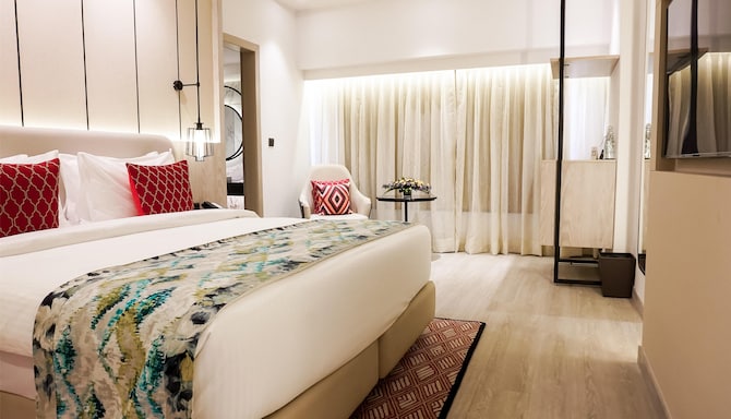 Golden Tulip Lucknow - Club Premium Room