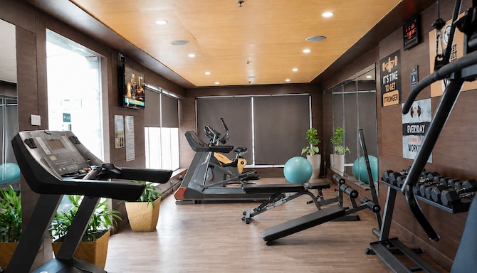 Golden Tulip Lucknow - Gym