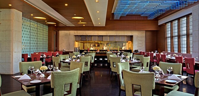 Golden Tulip Lucknow - restaurant