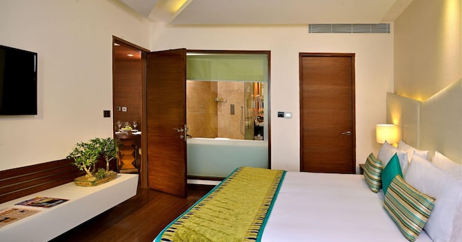 Golden Tulip Lucknow - Suite Room CCF SH