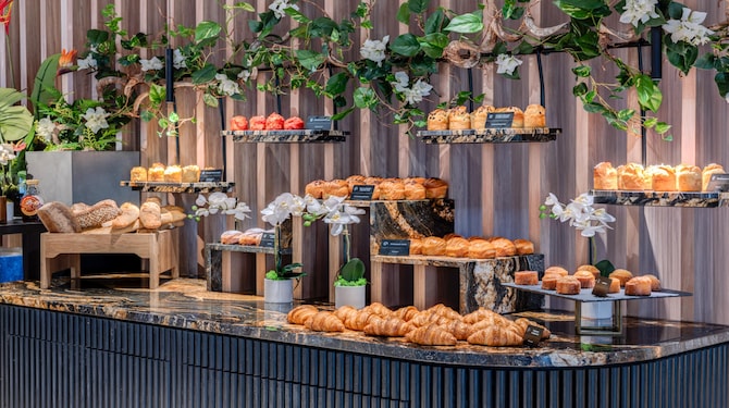 GOLDEN TULIP LYON OUEST TECHLID - Hotel and Spa - PETIT DEJEUNER MAISON