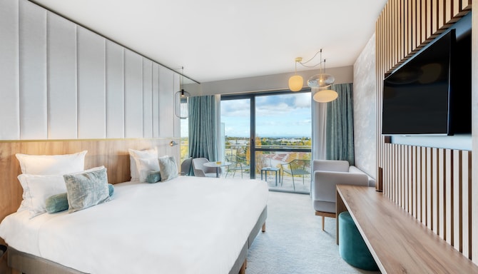 GOLDEN TULIP LYON OUEST TECHLID - Hotel & Spa - Chambres / Logements