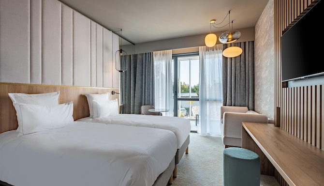 GOLDEN TULIP LYON OUEST TECHLID - Hotel & Spa - Chambres / Logements