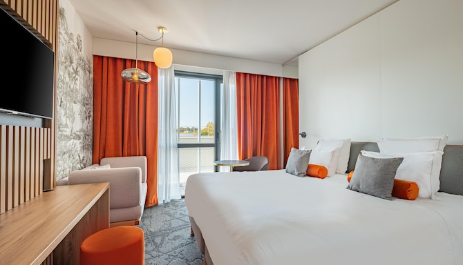 GOLDEN TULIP LYON OUEST TECHLID - Hotel & Spa - Chambres / Logements