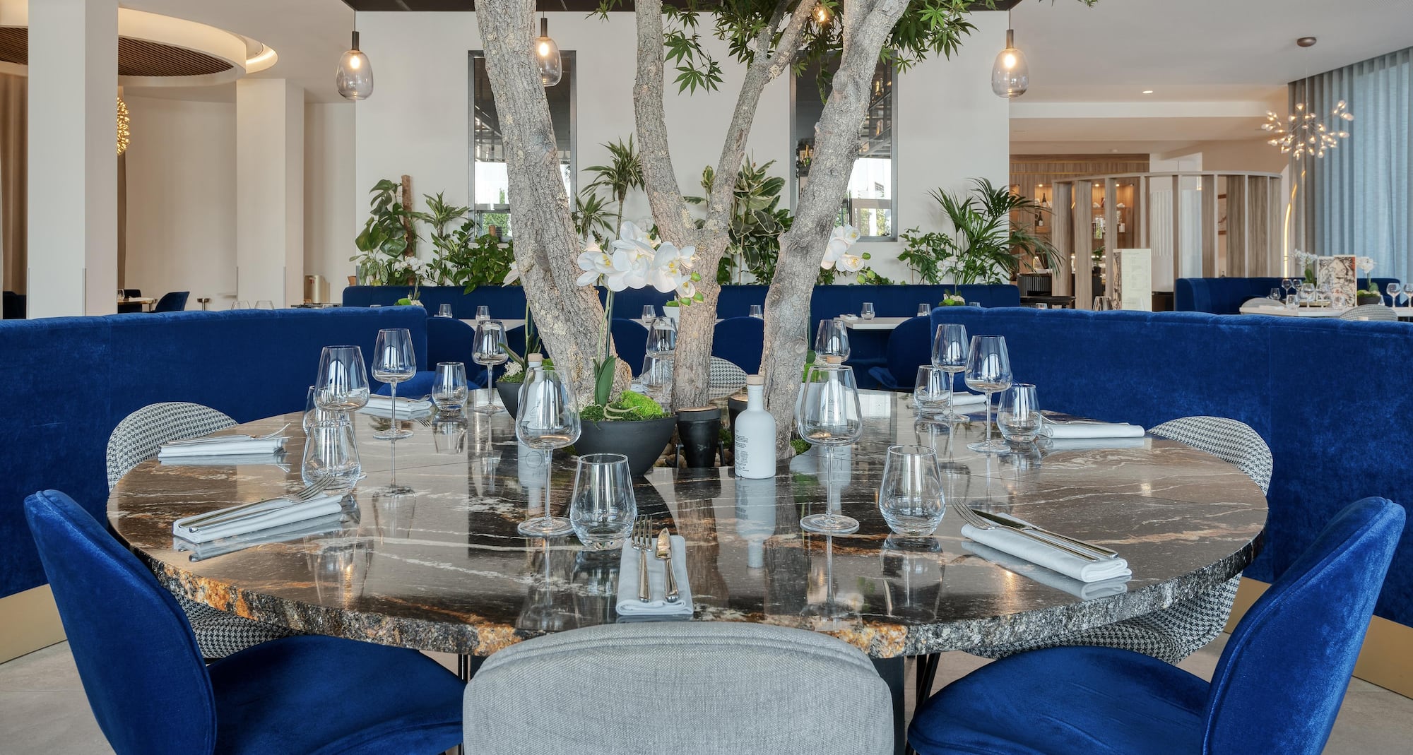 GOLDEN TULIP LYON OUEST TECHLID - Hotel & Spa - Restaurant - Table