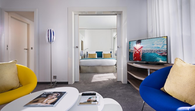Golden Tulip Marseille Euromed - Suite executive King Bed