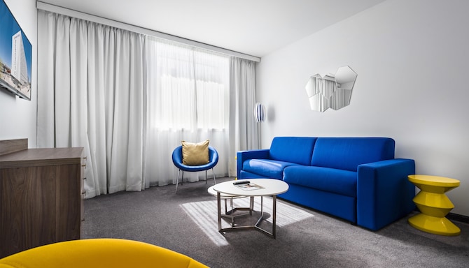 Golden Tulip Marseille Euromed - Junior Suite