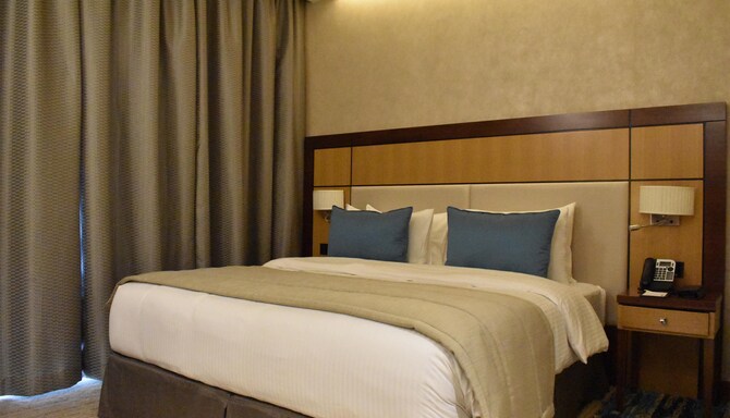 Golden Tulip Media Hotel - Deluxe