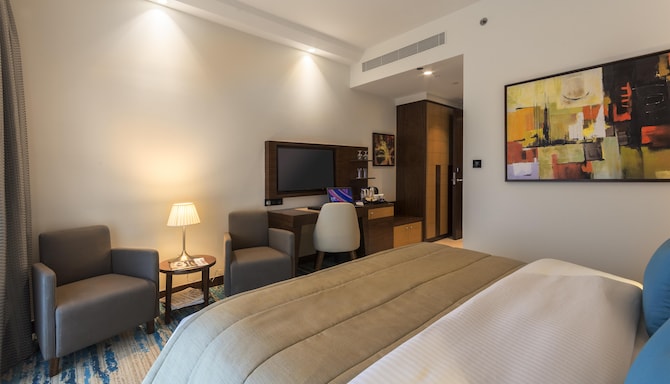 Golden Tulip Media Hotel - Standard Room