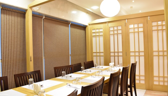 Golden Tulip Media Hotel - Sky Korean