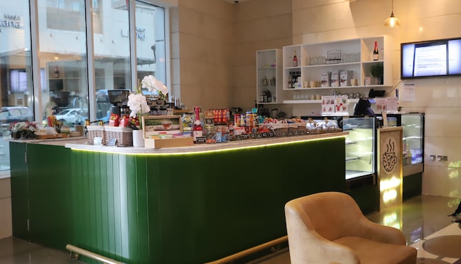 Golden Tulip Media Hotel - All the time coffee shop