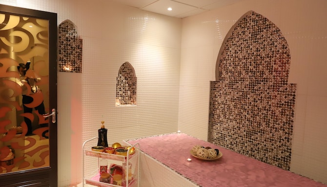 Golden Tulip Media Hotel - Spa
