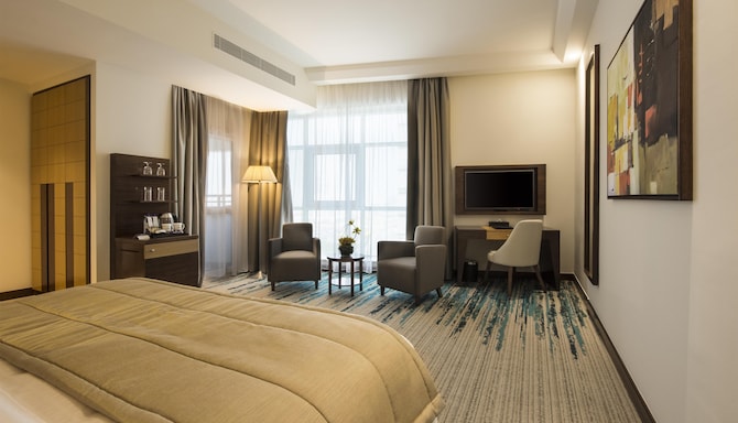 Golden Tulip Media Hotel - Executive Suite