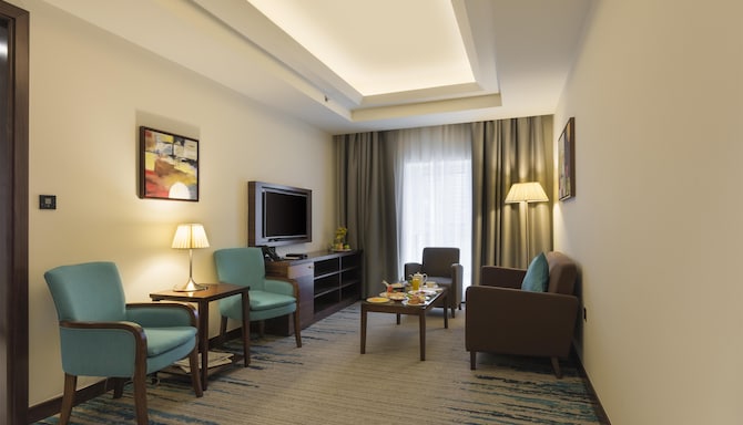 Golden Tulip Media Hotel - Executive Suite
