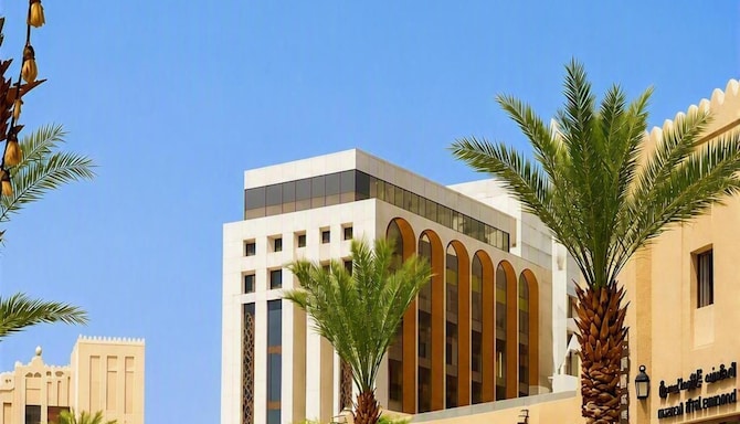 Golden Tulip Muscat The Village - Exterior view
