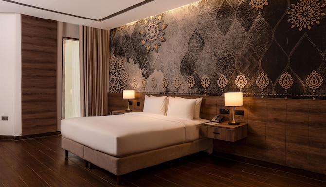 Golden Tulip Muscat The Village - Guest room