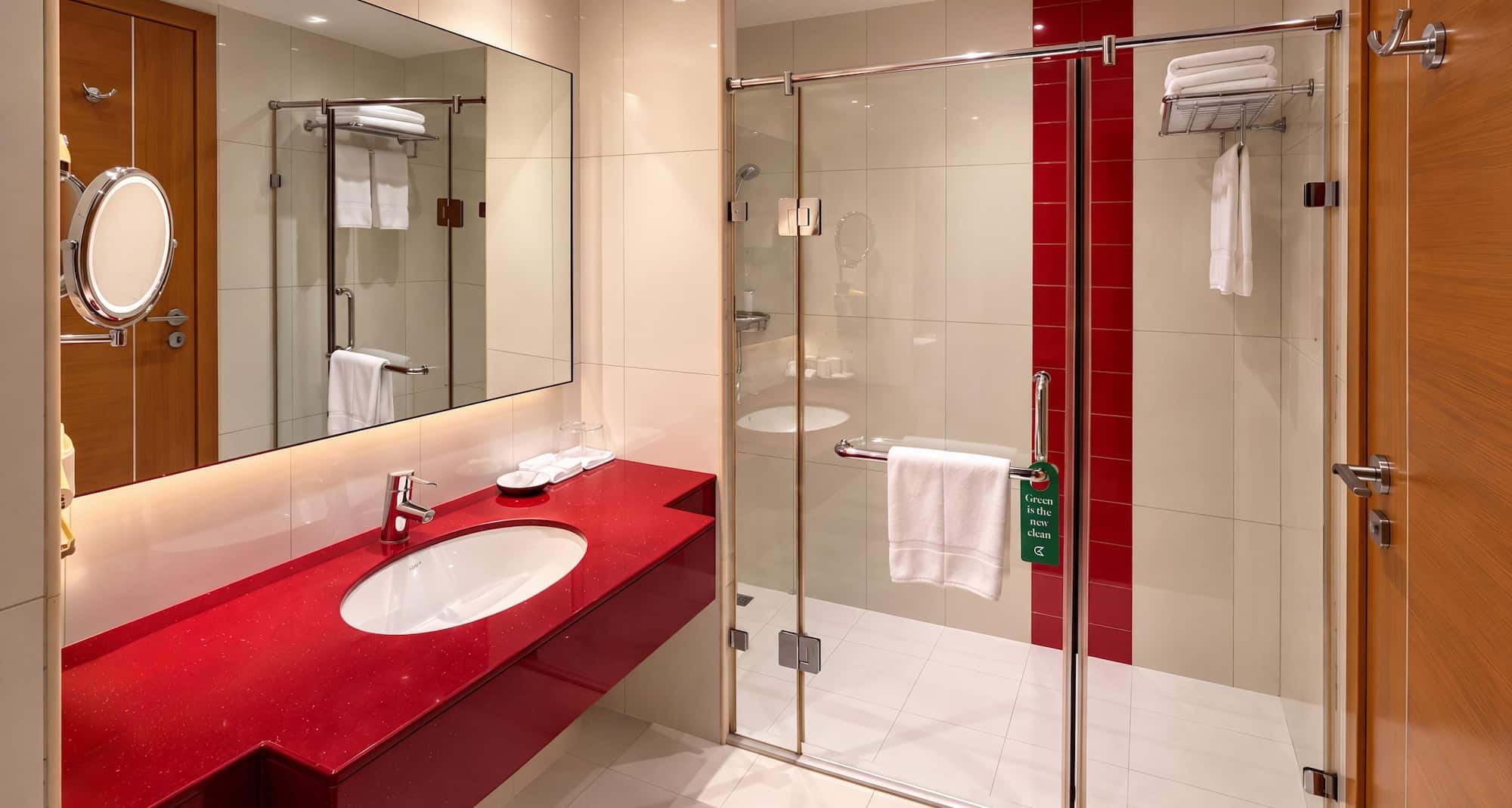 GOLDEN TULIP MUSCAT - Salle de bain de la chambre