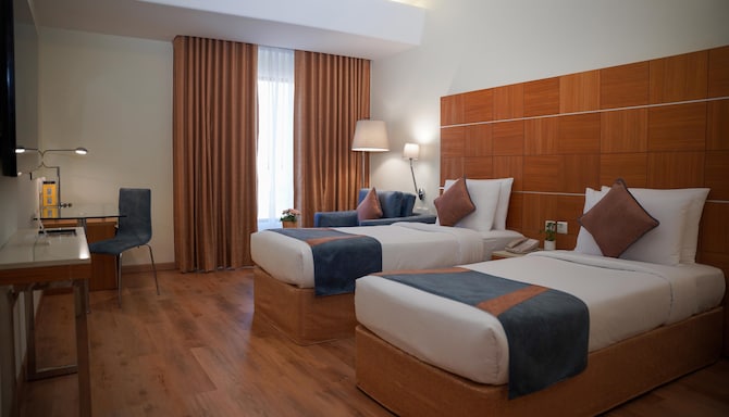 GOLDEN TULIP MUSCAT - Standard Twin Runner