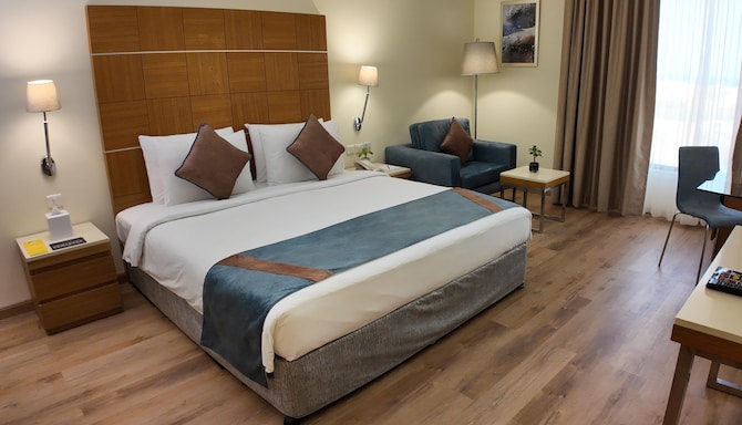 GOLDEN TULIP MUSCAT - City View King