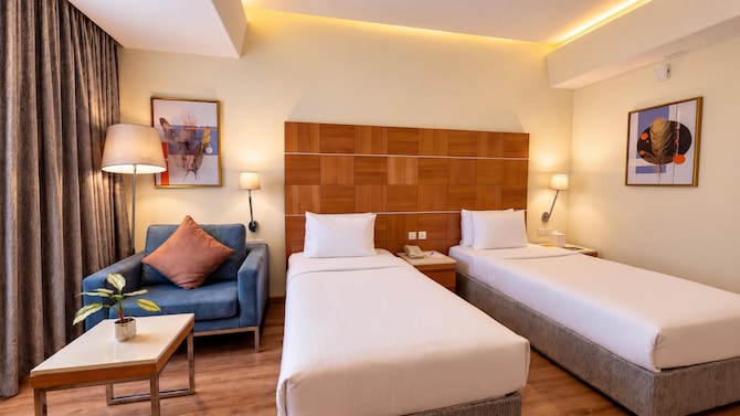 GOLDEN TULIP MUSCAT - Twin Bed