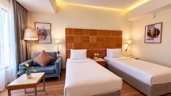 GOLDEN TULIP MUSCAT - Twin Bed