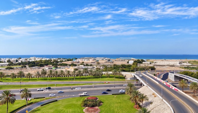 GOLDEN TULIP MUSCAT - City View