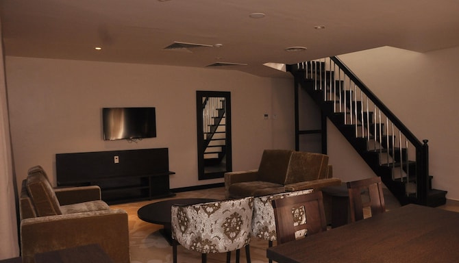 GOLDEN TULIP ONIRU SUITES - PRESIDENTIAL LOFT NGA
