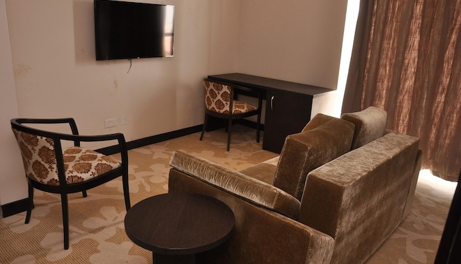 GOLDEN TULIP ONIRU SUITES - PRESIDENTIAL APARTMENT GT ONIRU