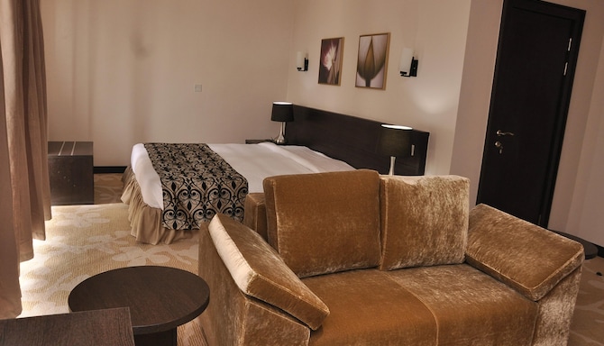 GOLDEN TULIP ONIRU SUITES - EXECUTIVE APARTMENT GT ONIRU