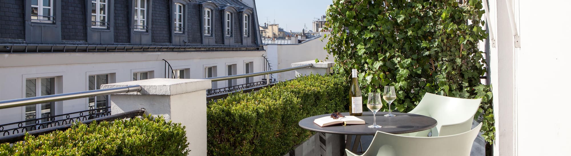 Golden Tulip Opera De Noailles - HEADER EXP overview Balcony Noailles