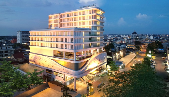 Golden Tulip Pontianak - Golden Tulip Pontianak Exterior