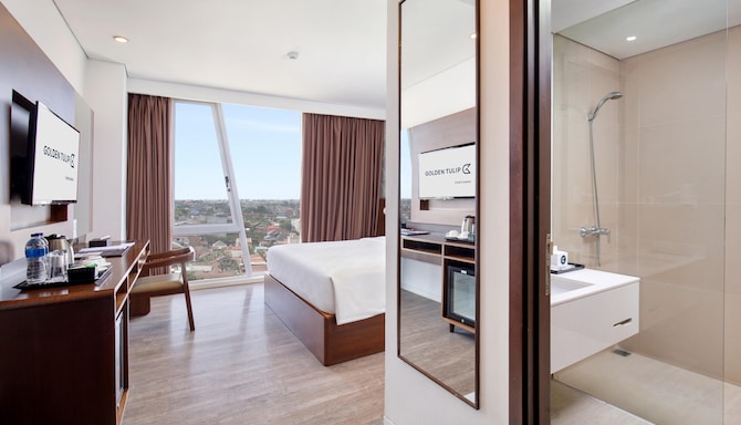 Golden Tulip Pontianak - Superior Queen