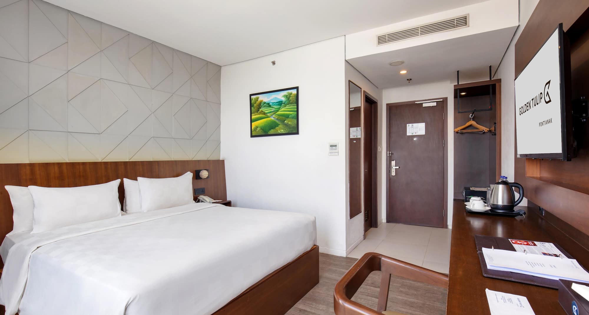 Golden Tulip Pontianak - Superior Queen
