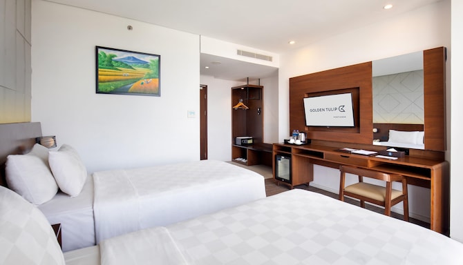 Golden Tulip Pontianak - Superior Twin