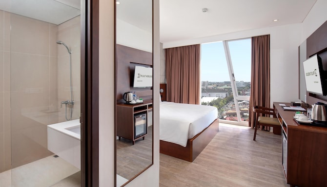 Golden Tulip Pontianak - Deluxe Queen