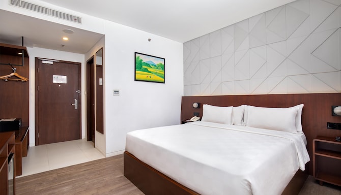 Golden Tulip Pontianak - Deluxe Queen