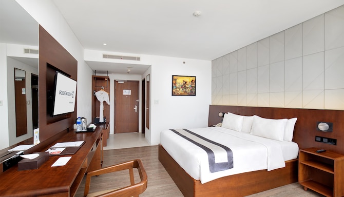 Golden Tulip Pontianak - Executive Queen