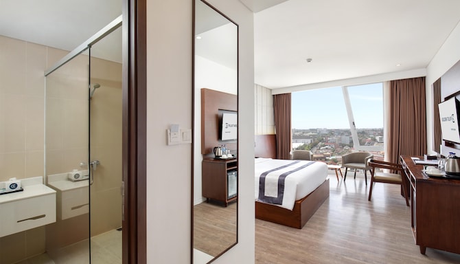 Golden Tulip Pontianak - Executive Queen