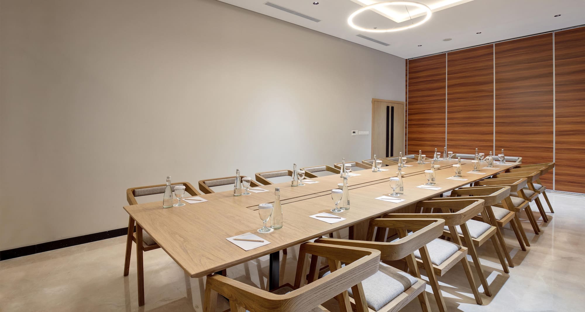 Golden Tulip Pontianak - Cinmoi Meeting Room