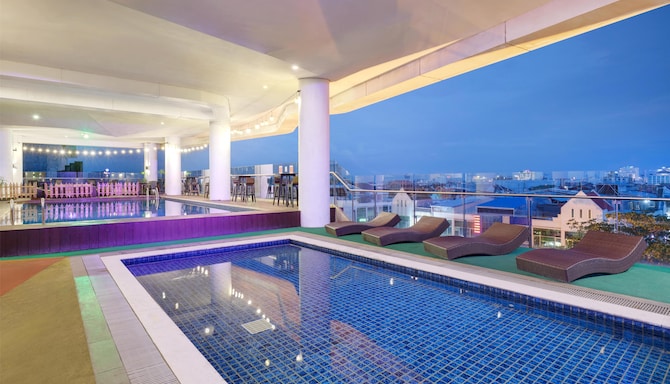 Golden Tulip Pontianak - Copacabana Pool