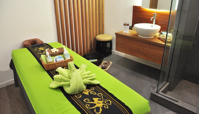 Golden Tulip Pontianak - Spa