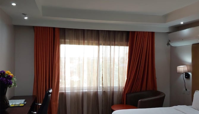 Golden Tulip Port Harcourt - srandard