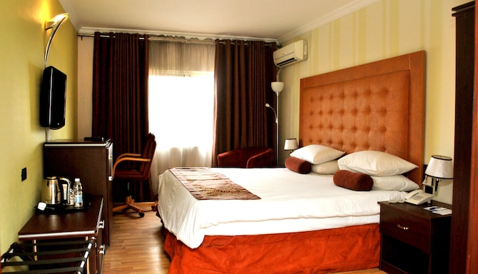 Golden Tulip Port Harcourt - Deluxe Suite