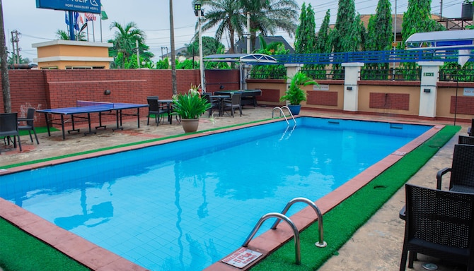 Golden Tulip Port Harcourt - Swimming Pool