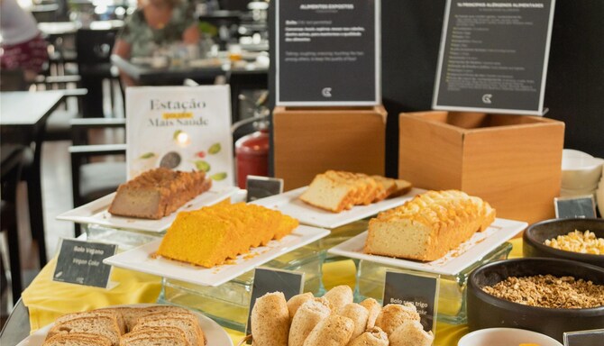 Golden Tulip Porto Vitoria - breakfast