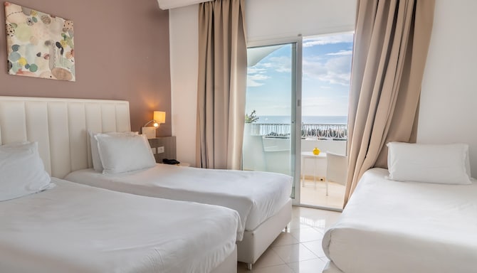 Golden Tulip President Hammamet - Standard Triple Sea View