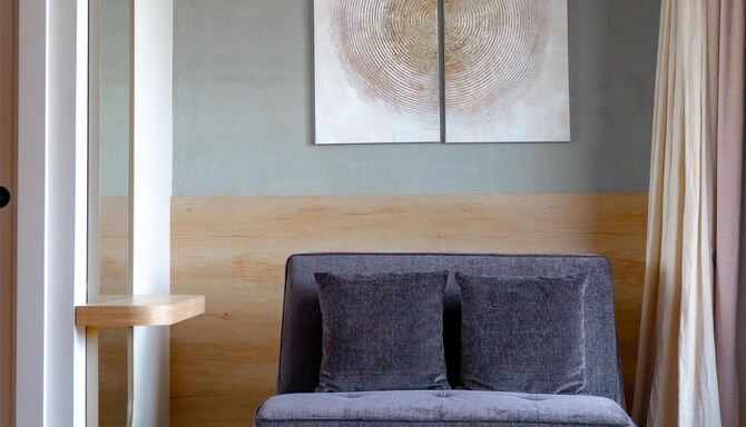 GOLDEN TULIP REIMS - GT REIMS SOFA JUNIOR SUITE CREDIT PHOTO EVA MIQUET