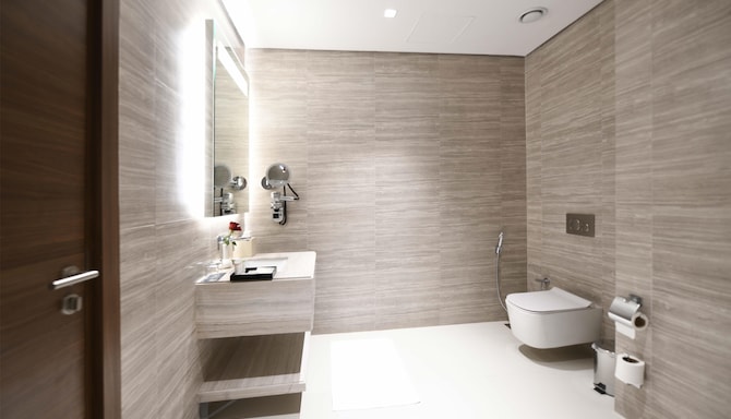 Golden Tulip Riyadh - Guest room bath
