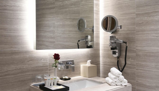 Golden Tulip Riyadh - Guest room bath