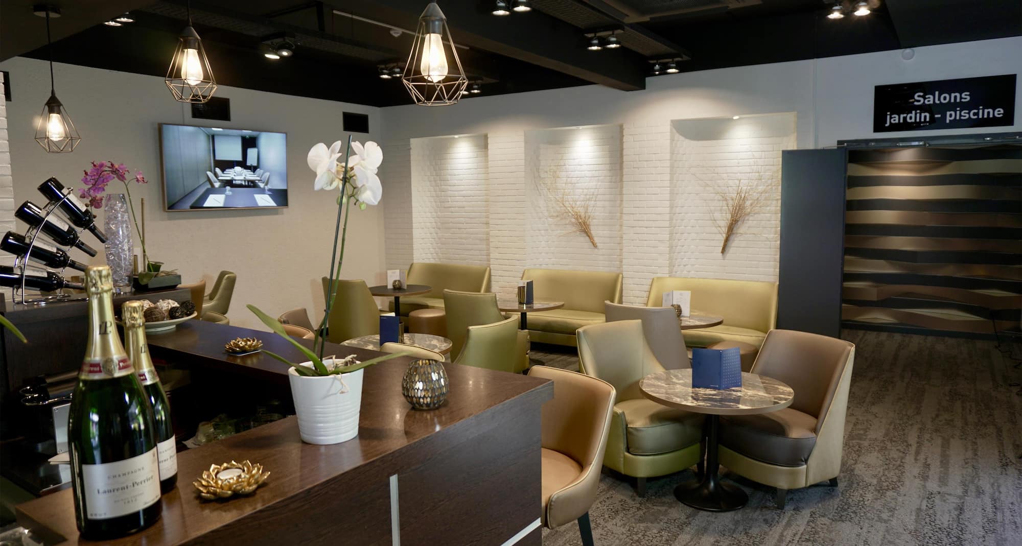 GOLDEN TULIP ROISSY SAINT WITZ - Bar lounge bis